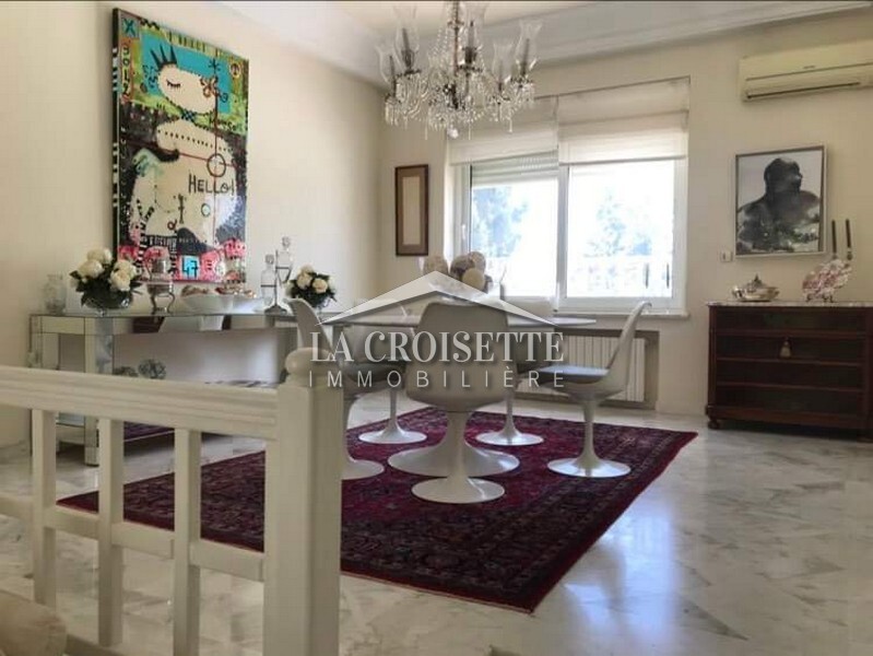 Villa meublée S+3 avec piscine à Gammarth